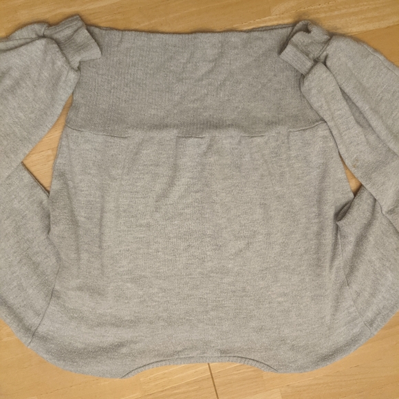 2/$20 Project social xs grey sweater - Picture 5 of 7